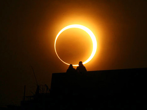Eclipse-anillo-de-Fuego